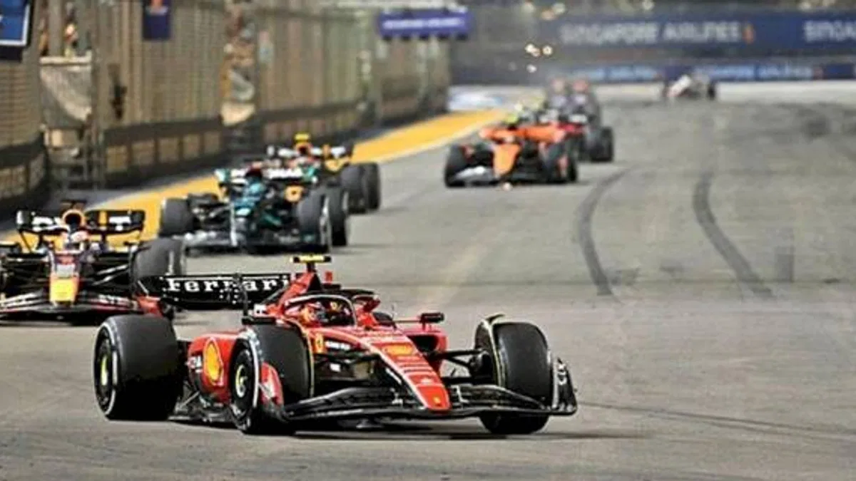 F1 Singapur Grand Prix'sini Carlos Sainz kazandı!