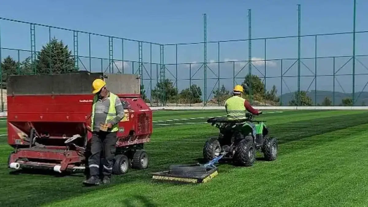 Osmangazi Belediyesi'nden Gündoğdu'ya futbol sahası