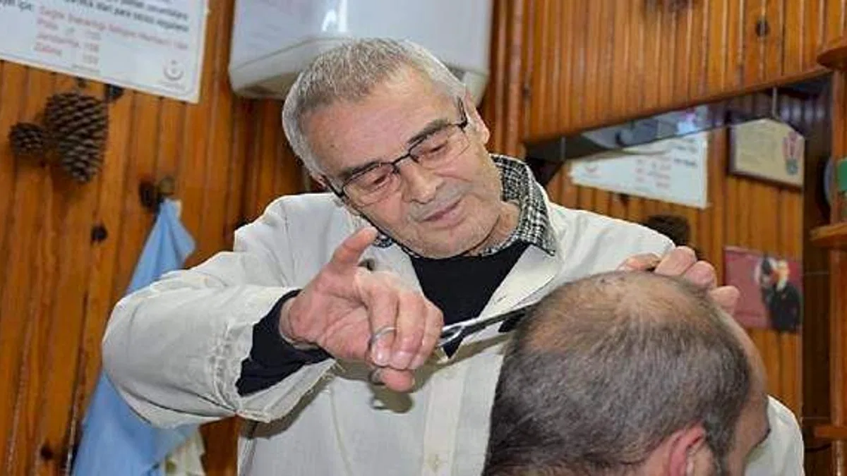 57 Yıldır Makasını Elinden Bırakmadı