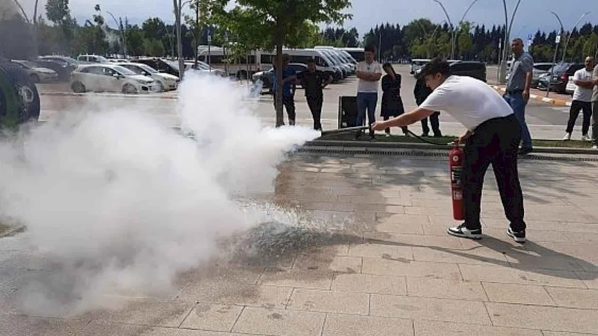 İtfaiyeden kongre merkezi personeline eğitim