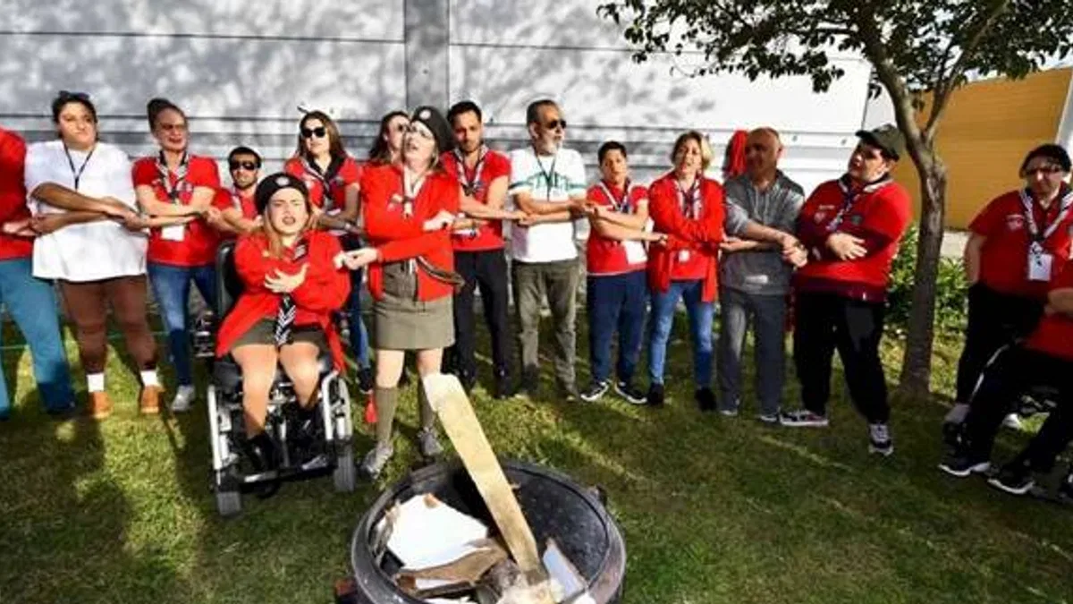 İzmir'de "İyiliğe Yolculuk" kampı!