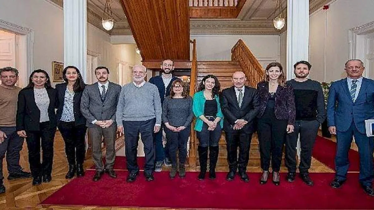 Bu imza gençlerin kişisel gelişimi için