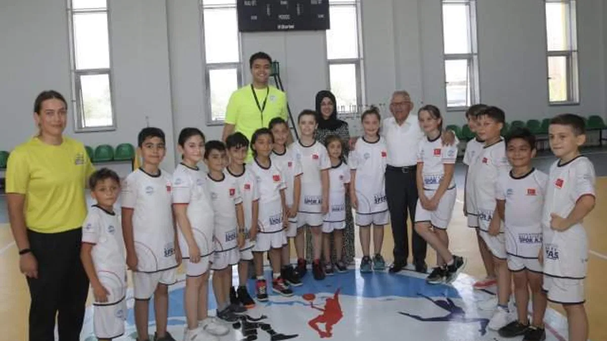 Kayseri'de amatör spor kulüplerine malzeme yardımı yapıldı