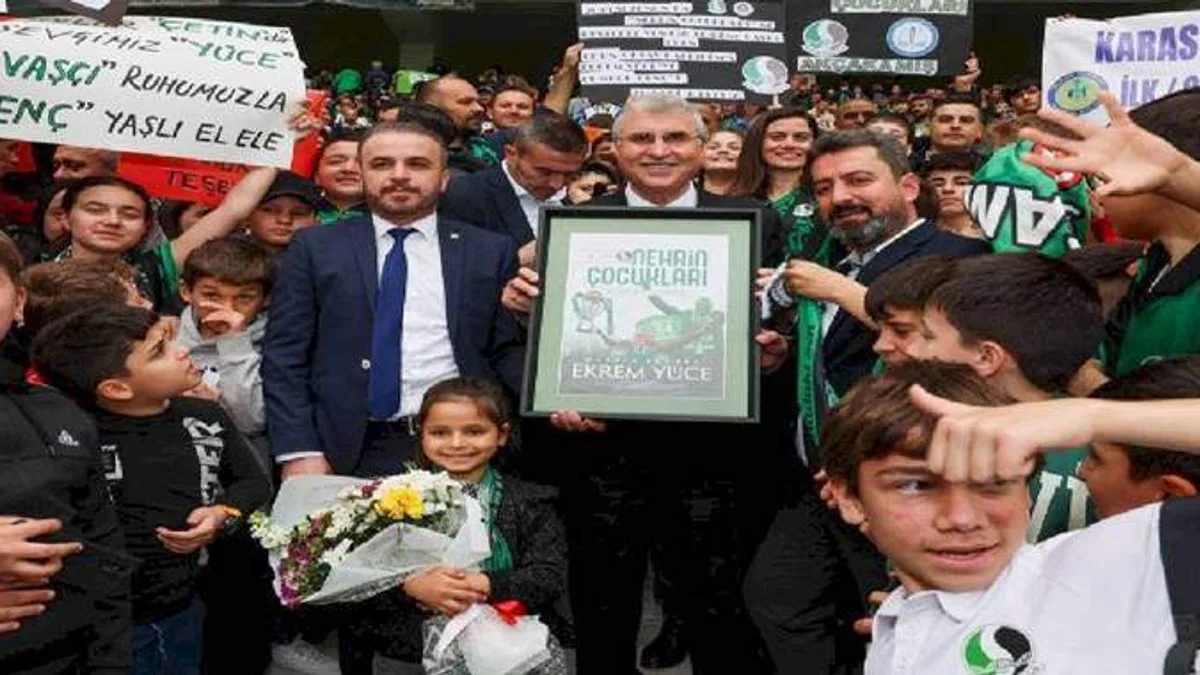 Başkan Yüce'den Sakaryaspor'a şampiyonluk mesajı