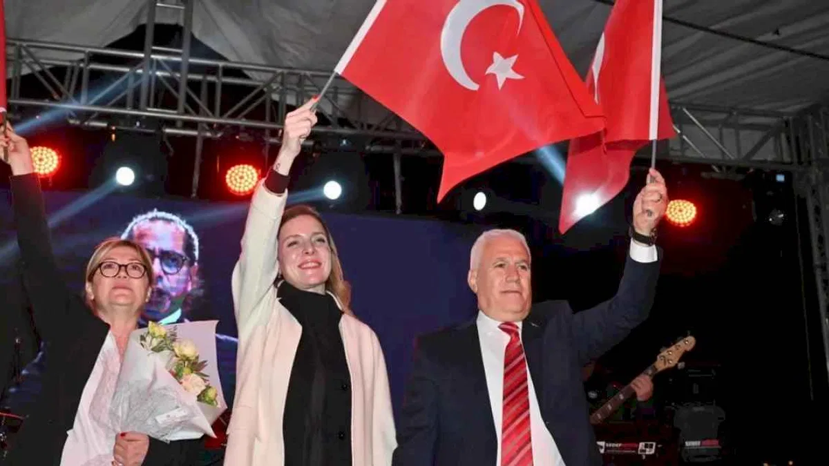 29 Ekim coşkusu Karacabey ve Gemlik’te