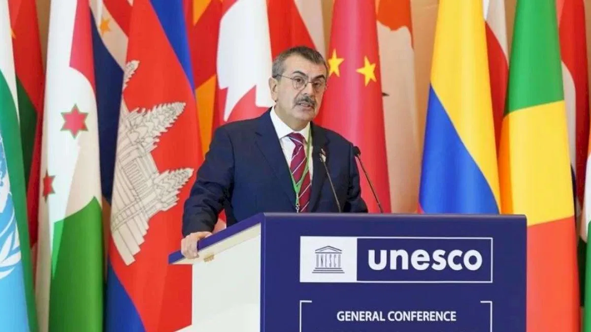 Bakan Tekin'den 'Dünya Türk Dili Ailesi' mesajı