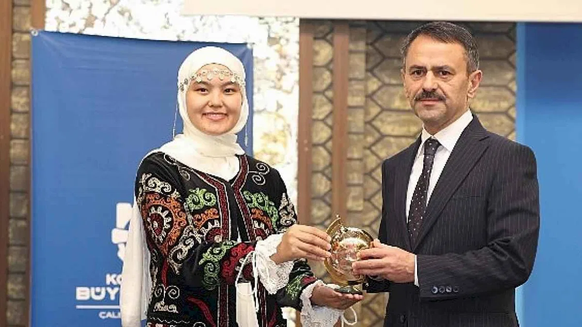 Başkan Büyükakın uluslararası öğrencilere seslendi: "Yarının güzel dünyasını siz inşa edeceksiniz"