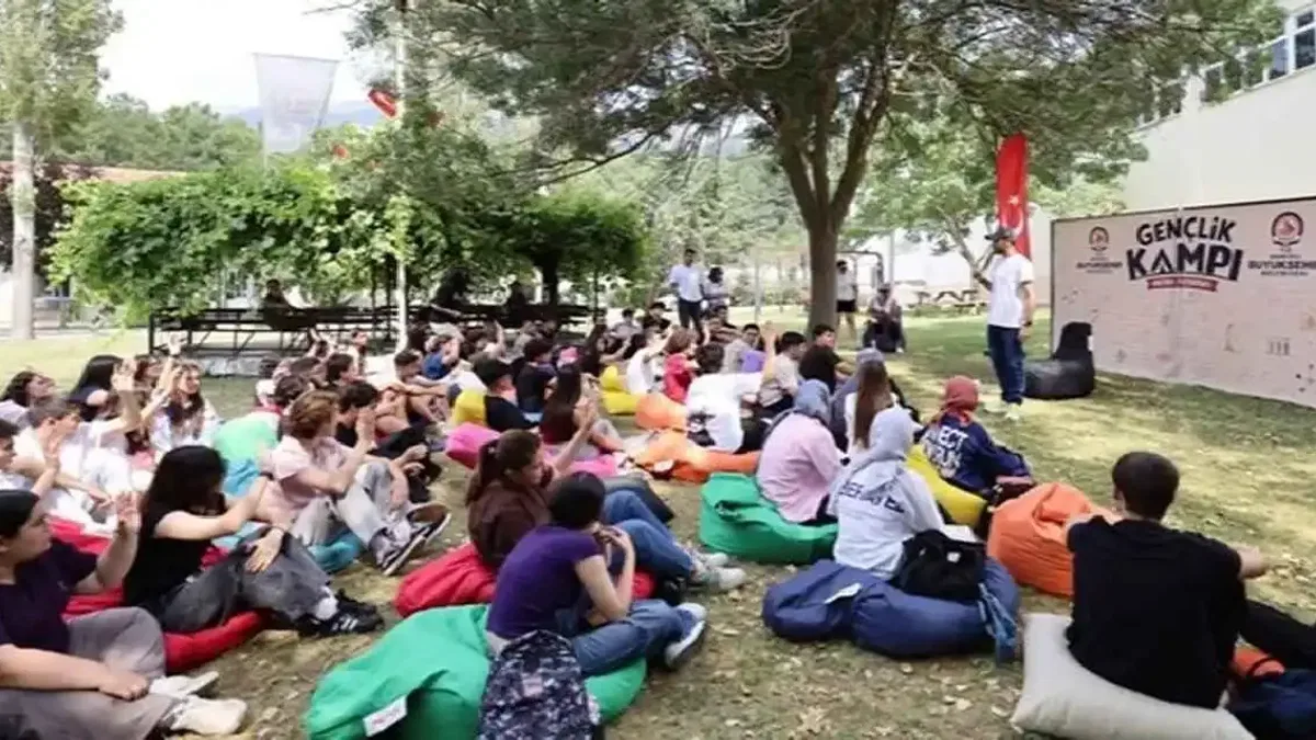 Denizli’de gençler doğa ve sanatla buluştu