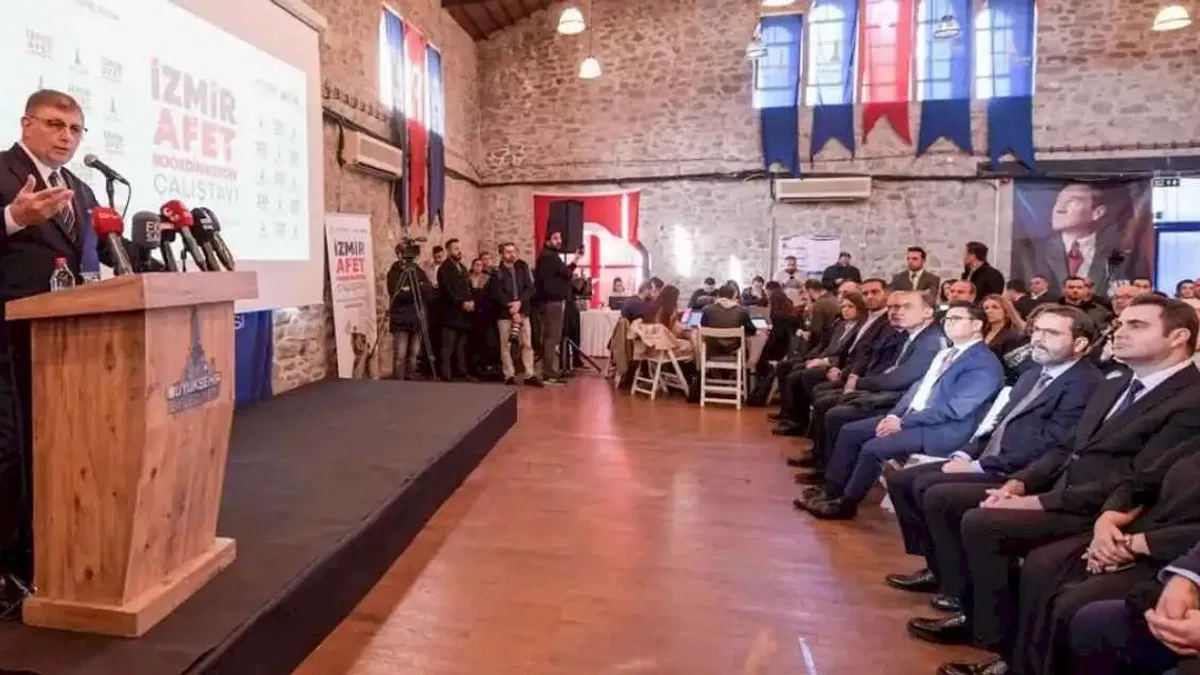 İzmir'de ​Başkan Tugay “Afet Koordinasyon Çalıştayı”nın açılışını yaptı