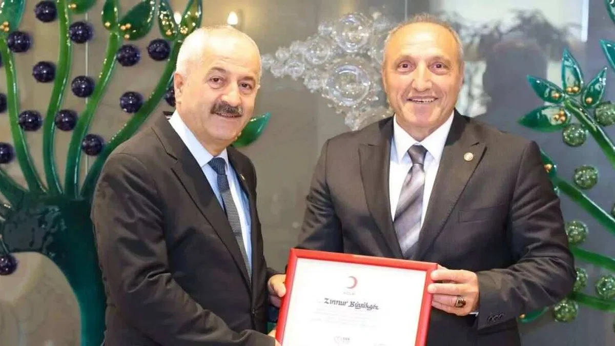 Kızılay’dan Gezbe Belediye Başkanı Büyükgöz’e Teşekkür