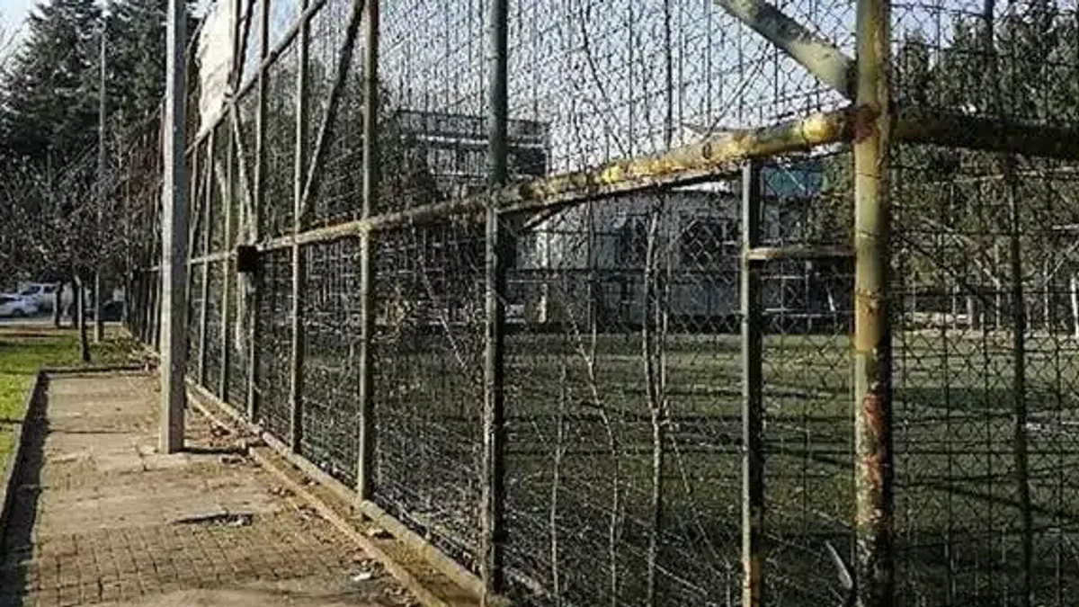 Kocaeli Büyükşehir, sahaları elden geçiriyor