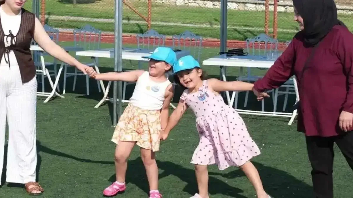 Eskişehir'de çocuklar ve aileler su kahramanı oldu