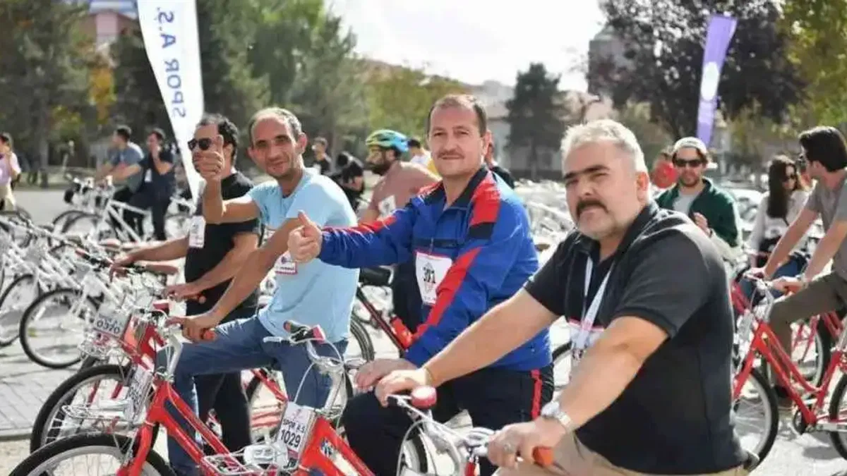 Doktorlar, Kayseri Büyükşehir ile “sağlık” için pedalladı