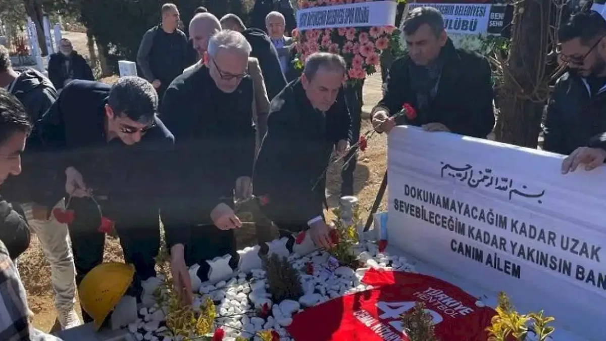 Cemal Kütahya ve ailesi kabri başında anıldı