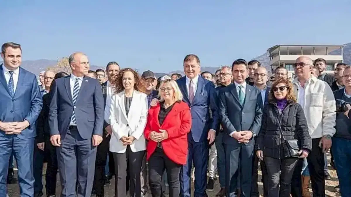 Başkan Tugay, bal ormanına fidan dikti