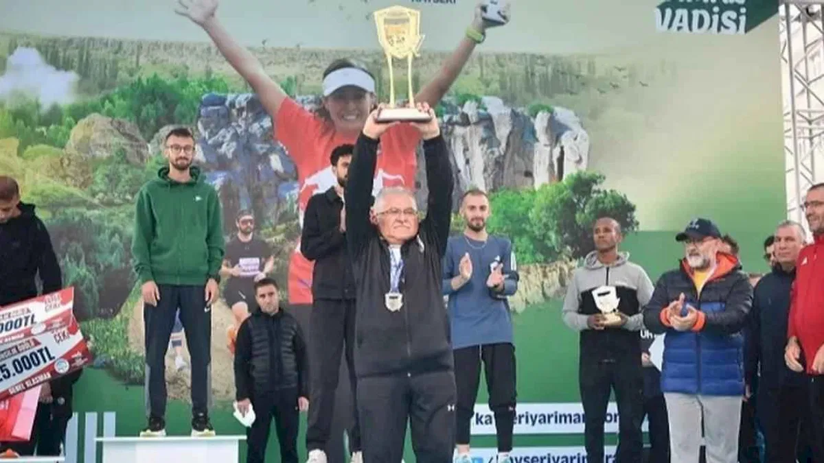 Memduh Büyükkılıç'tan Kayseri Yarı Maratonu'na davet