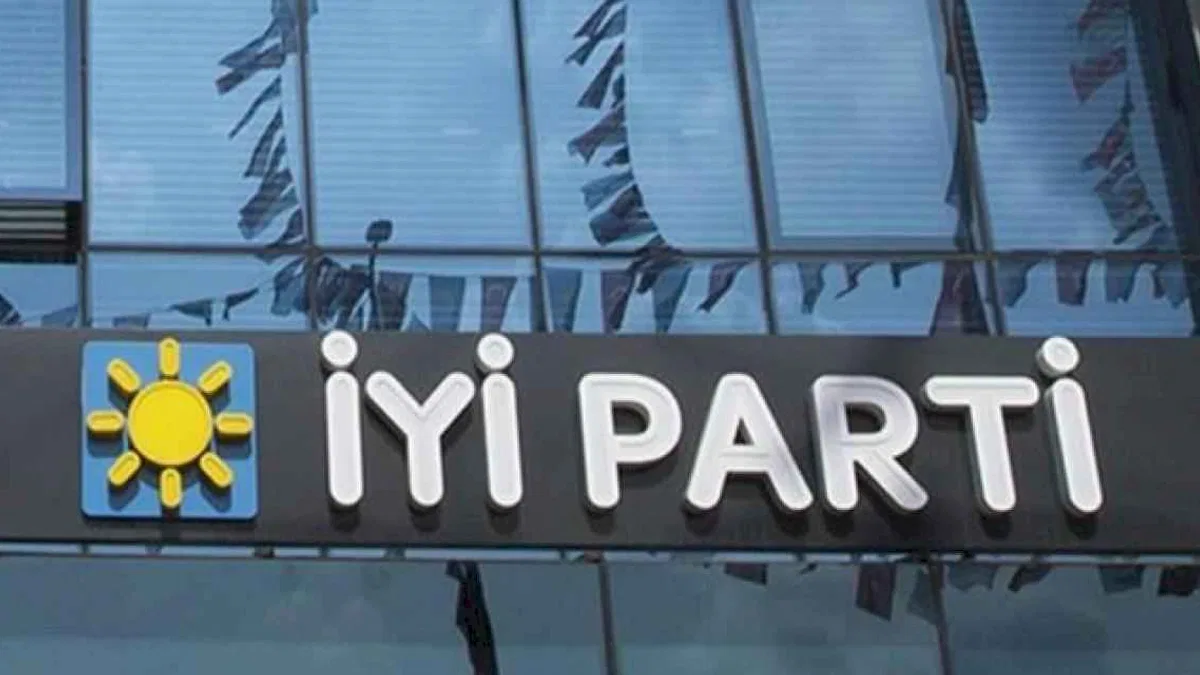 İYİ Parti, 6 ilçede nöbet değişimi yaptı