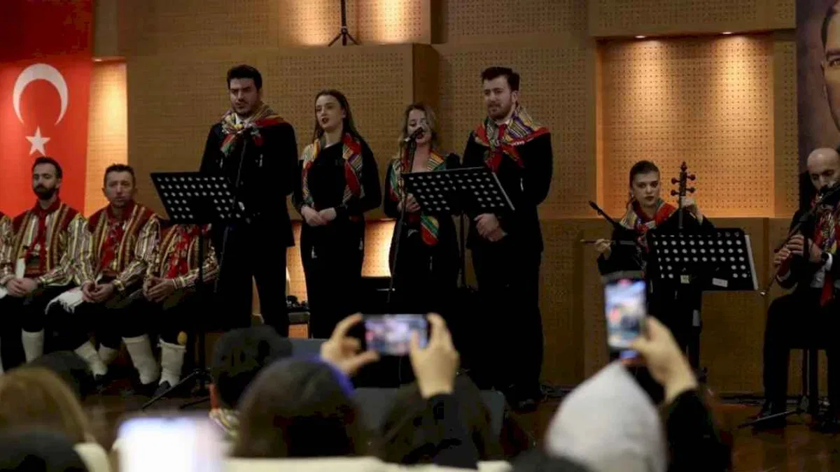 Sakaryalı müzikseverler türkülerle maziye gitti