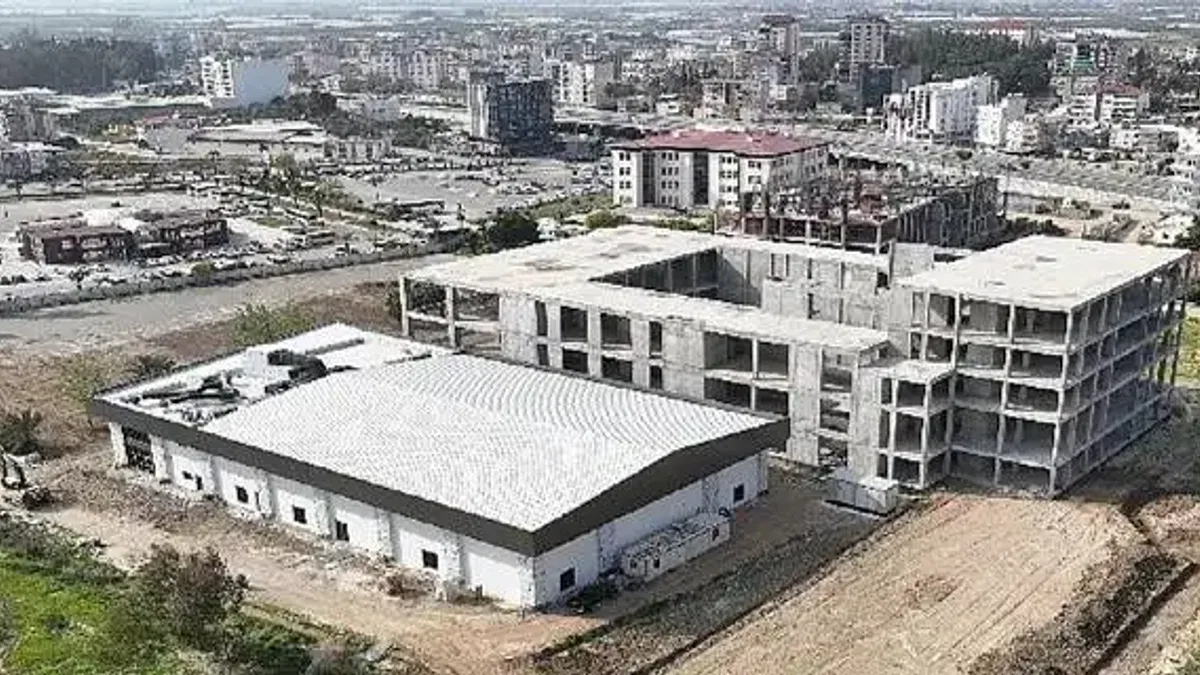 Serik'te çok amaçlı salon açılış için gün sayıyor