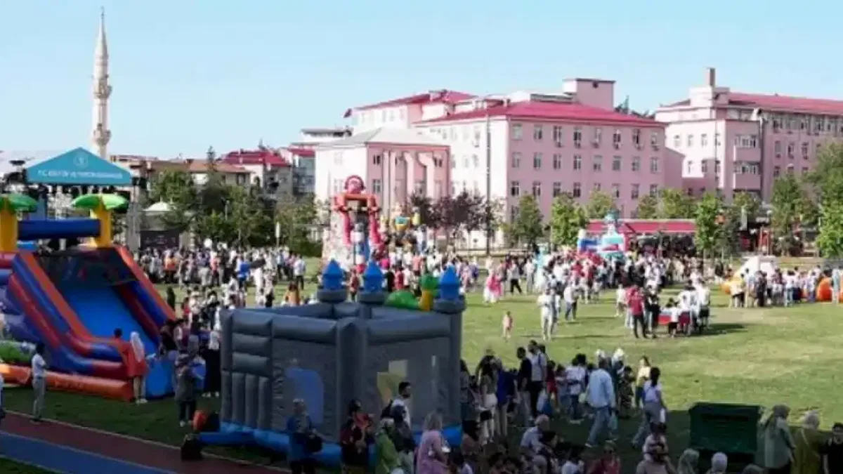 Hülya Koçyiğit Trabzon Kültür Yolu Festivali’nde