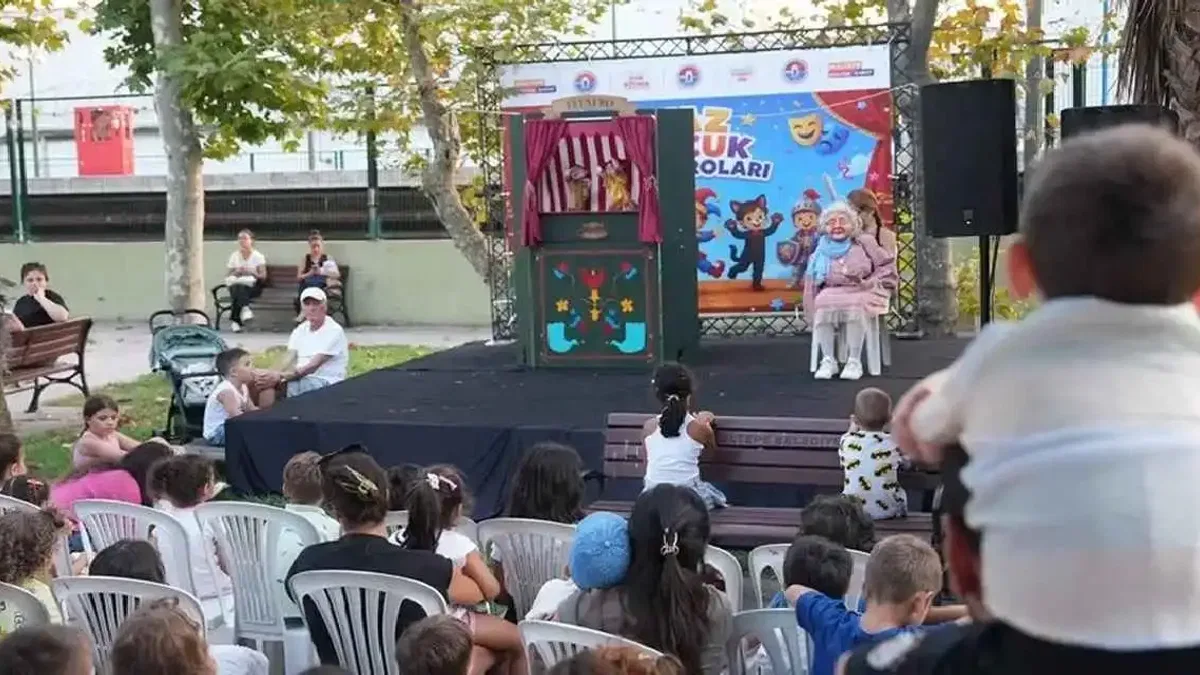 İstanbul Maltepe’de yaz akşamları tiyatro ve konserle renkleniyor