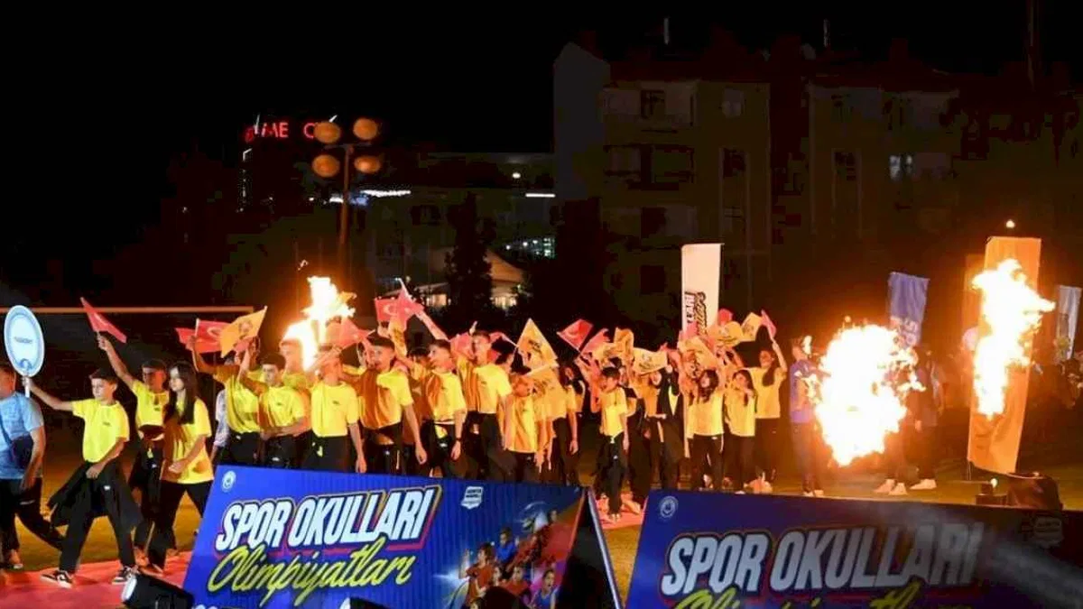 Konya'da 'Spor Okulları Olimpiyatları'na coşkulu açılış