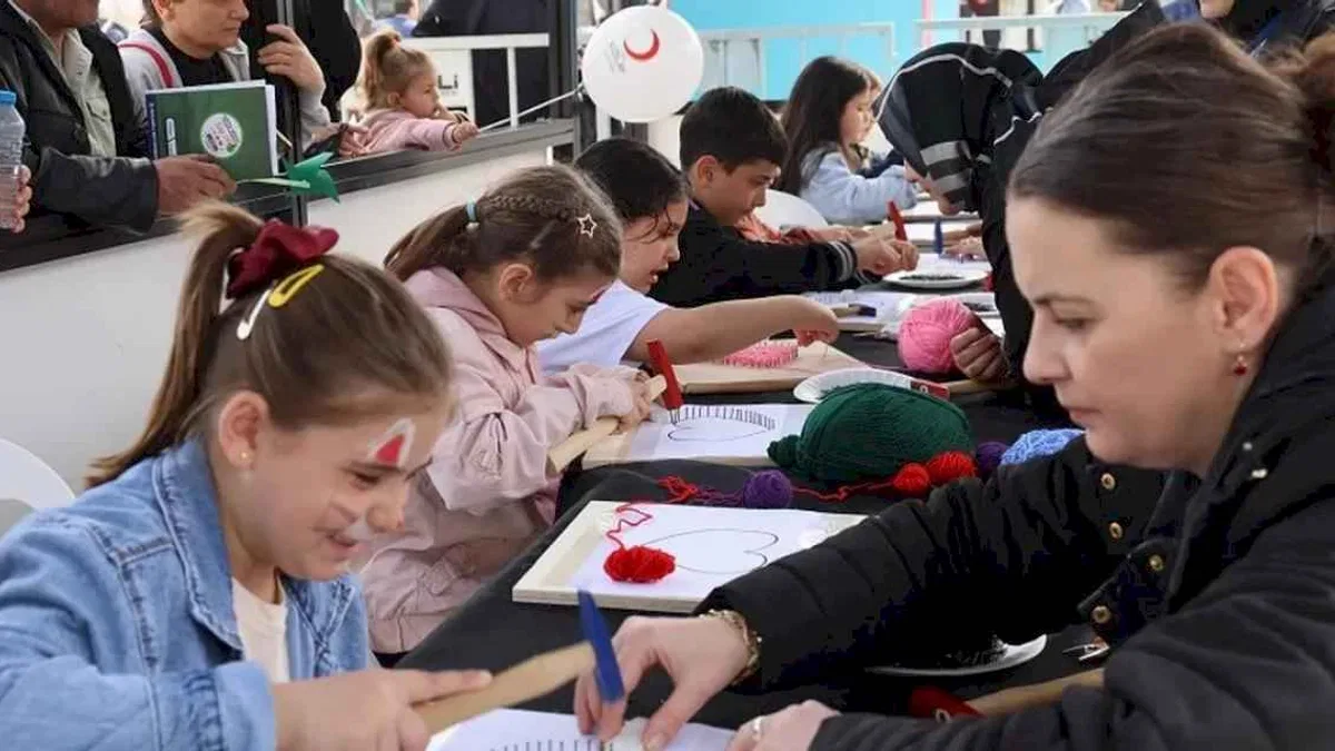 Hayal gücü iplerle hayat buluyor