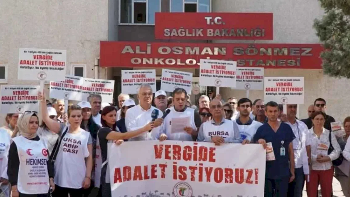 Bursalı tabipler 'vergide adalet' için eylemlerini sürdürüyor