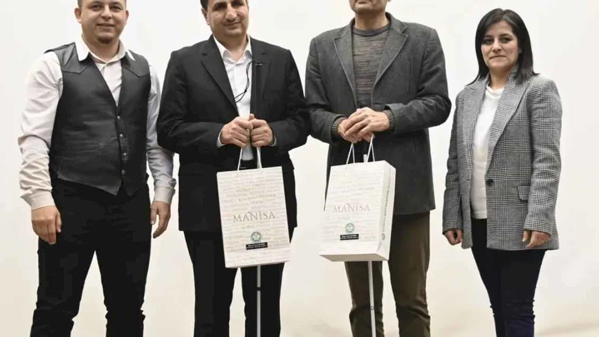 Manisa'da engelleri aşan betimlemeli belgesel gösterimi