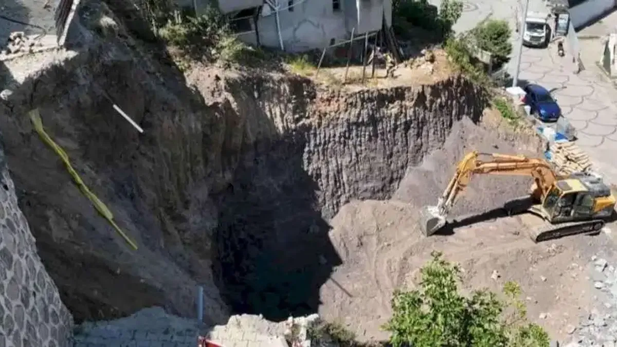 Kocaeli Gölcük'te toprak kaymasına ani müdahale