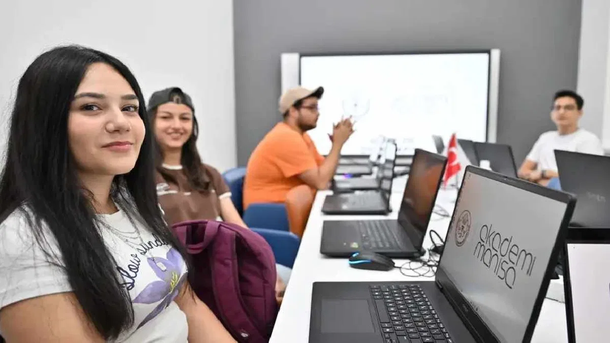 Akademi Manisa’da eğitimler başladı