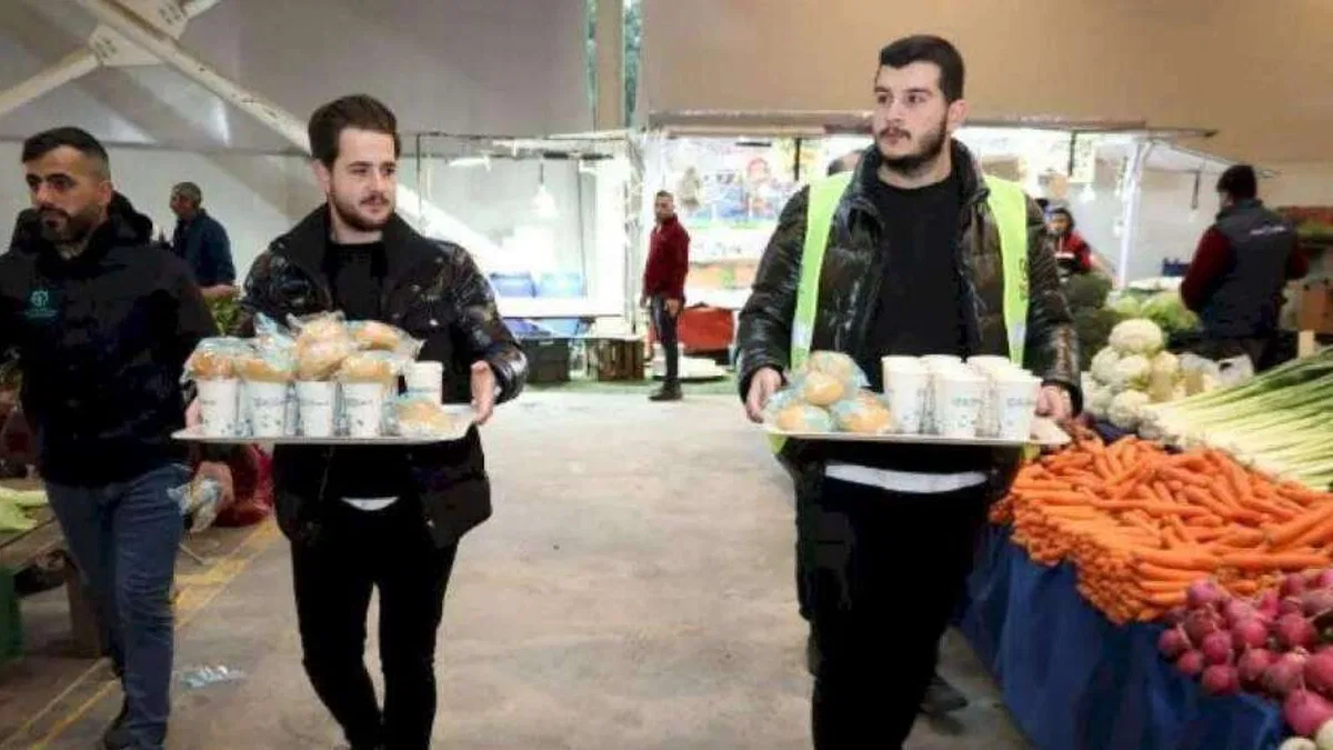 Kocaeli Büyükşehir, pazarcıların içini ısıttı