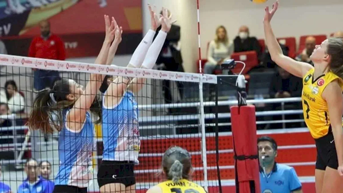 VakıfBank set vermeden kazandı
