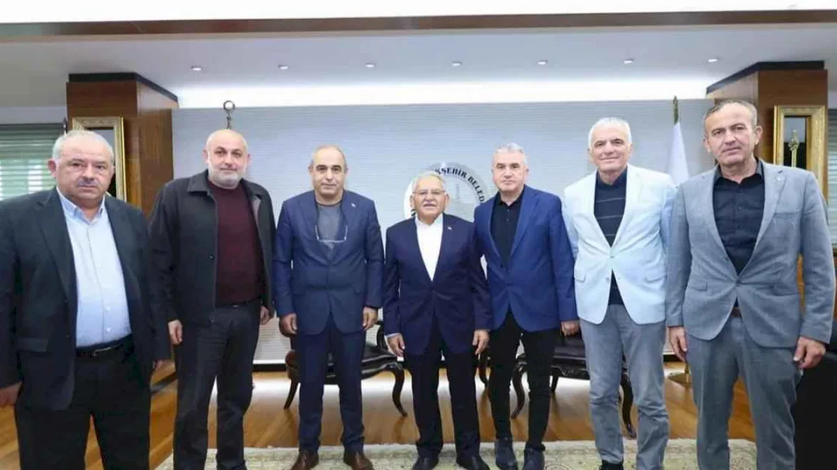 Memduh Büyükkılıç'a ziyaretçi akını