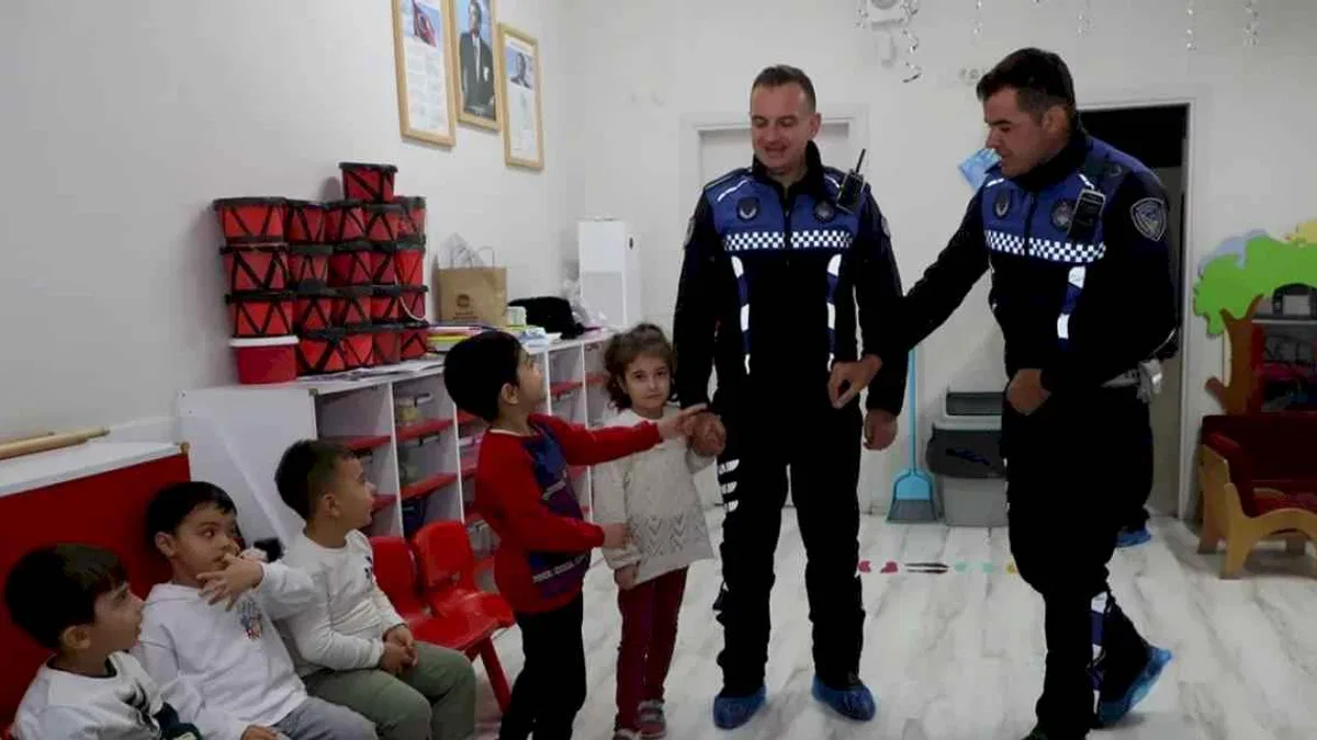 Sakaryalı minikler trafik kurallarını öğrendi