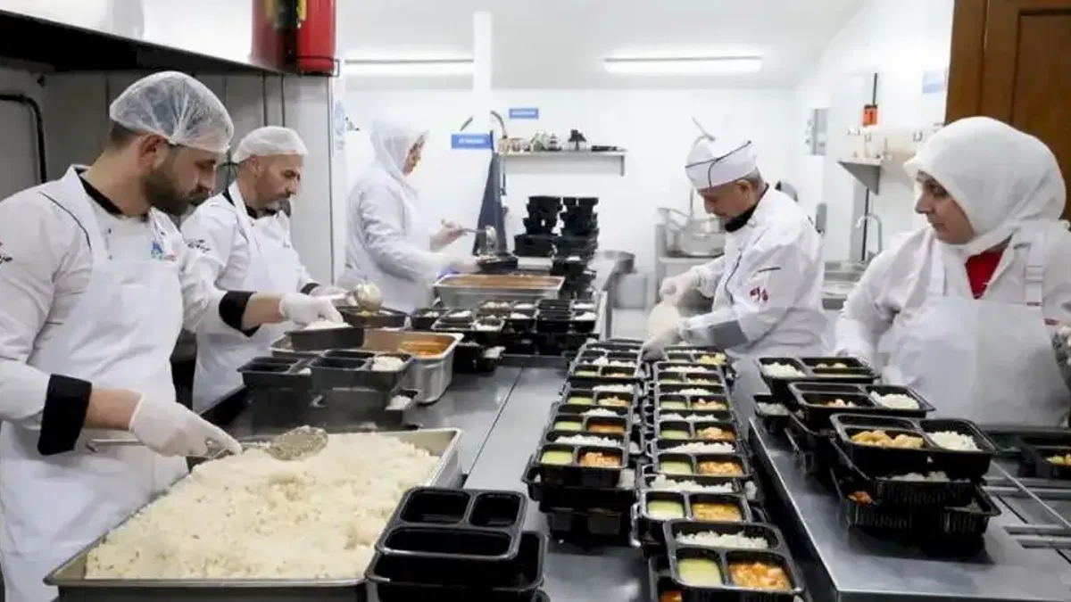 Sakarya Aşevi, bu yıl da sofralara sıcak yemek ulaştıracak