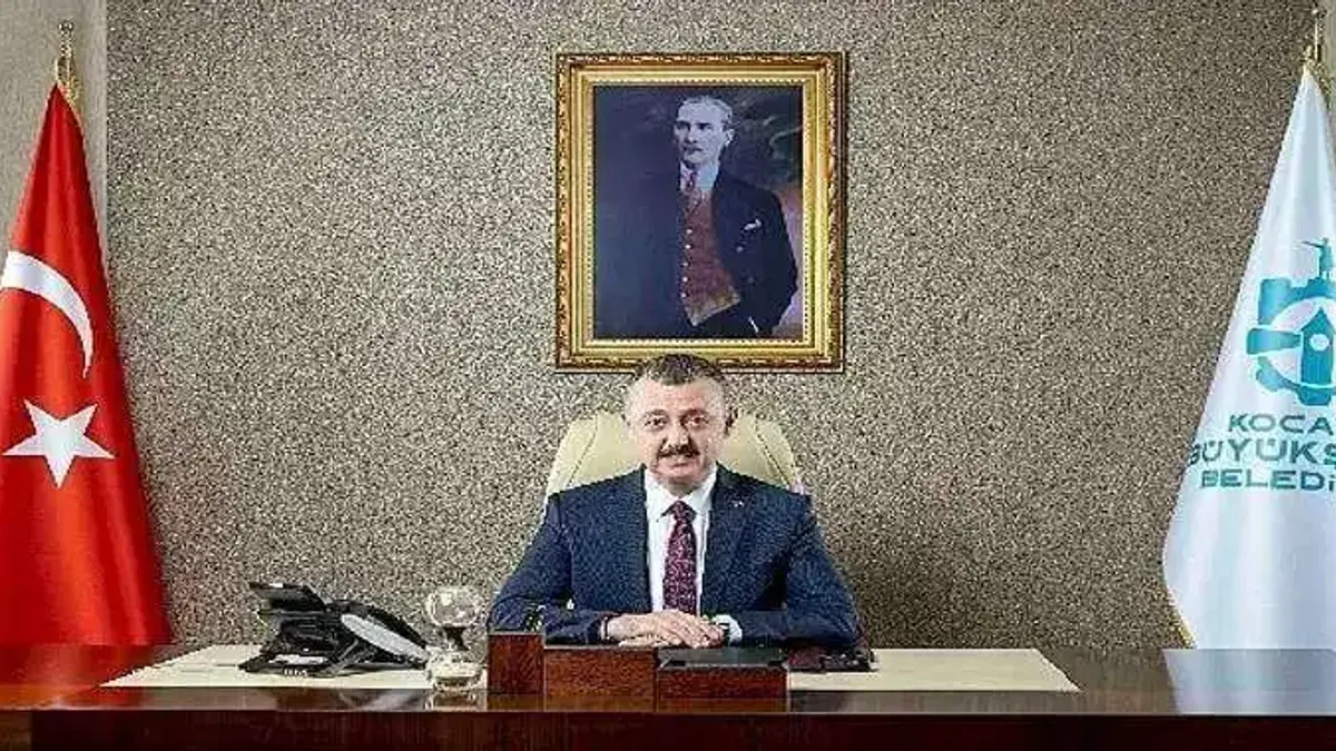 Başkan Büyükakın, Büyükşehir'de çalışan işçileri enflasyona ezdirmedi