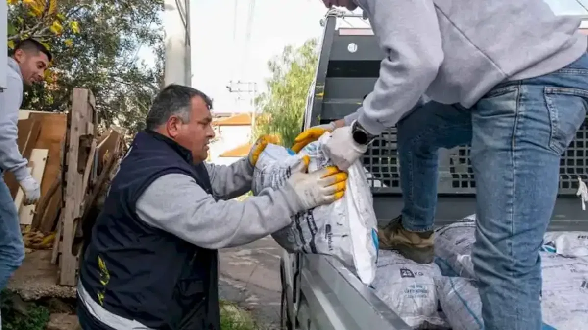İzmir Güzelbahçe'de kara kış desteği başladı