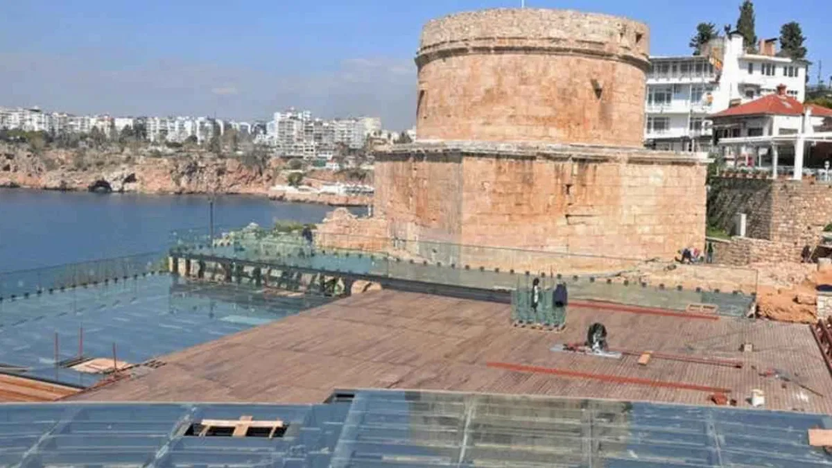 Hıdırlık Kulesi’nde heyecan verici arkeolojik keşif