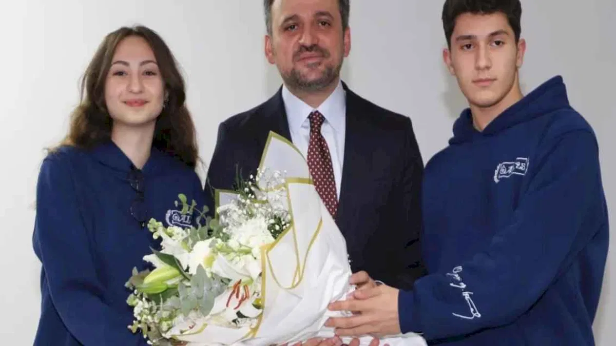 Gençlik ve Spor Bakan Yardımcısı Bursa'da gençlerle buluştu