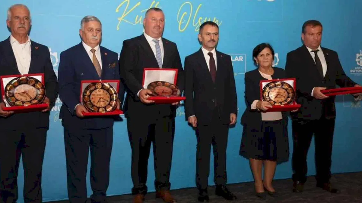 Kocaelili muhtarlara plaket