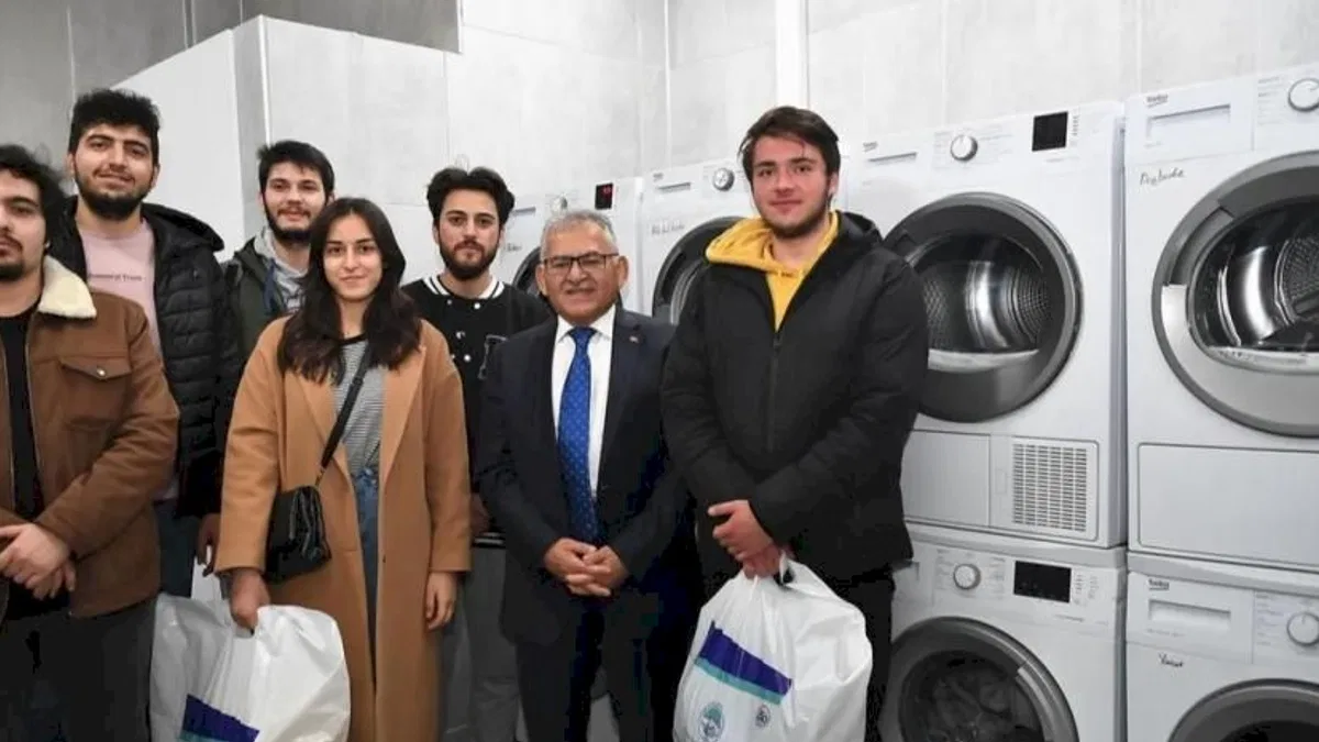 Kayseri Büyükşehir'den üniversitelilere ücretsiz destek