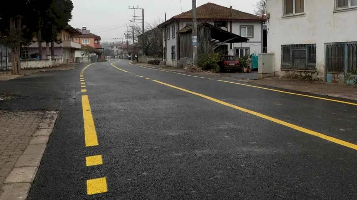 Sakarya'da Akçakamış’ın kalbine giden yolu tablo gibi işlendi