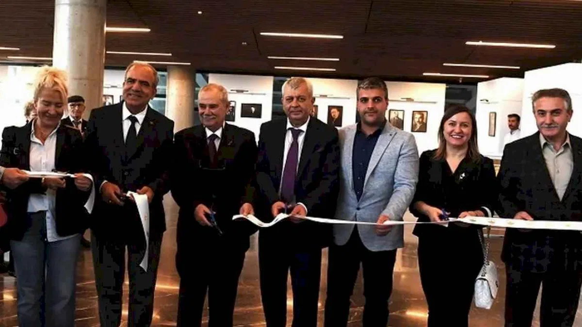 Bursa Osmangazi'de Kurtuluştan Kuruluşa Unutulmayanlar Sergisi