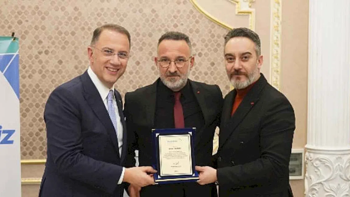 Beylikdüzü Belediyesi Emekli Olan Personeline Veda Programı Düzenledi