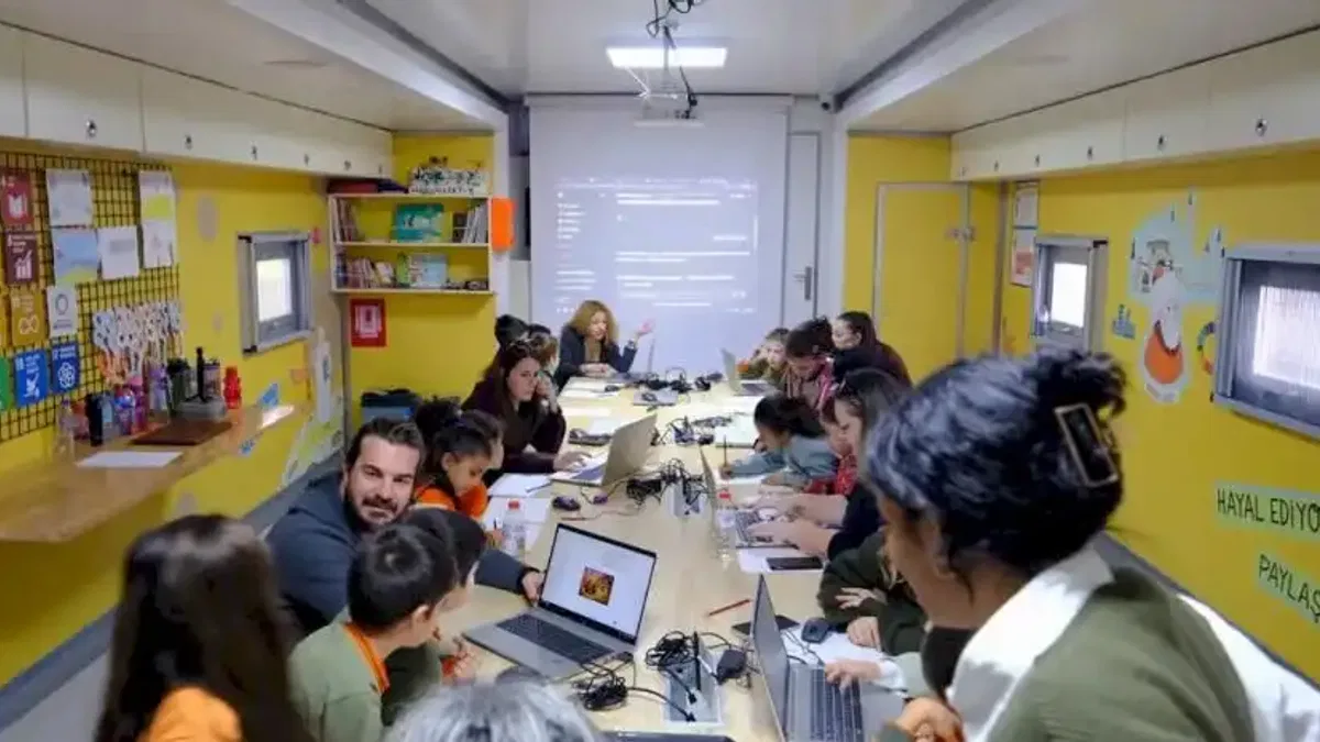 Kahramanmaraş'ta Çocuklar Yapay Zekâ Masal Atölyesiyle Kendi Masallarını Yazdı