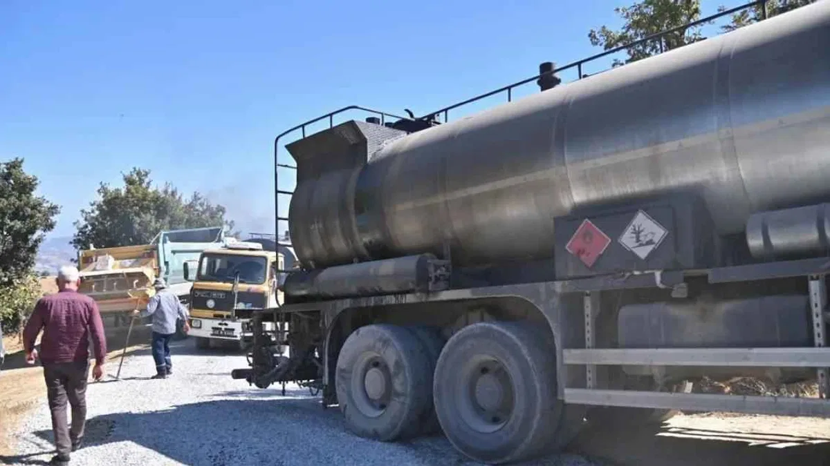 Manisa'da 40 yıl sonra gelen asfalt sevinci