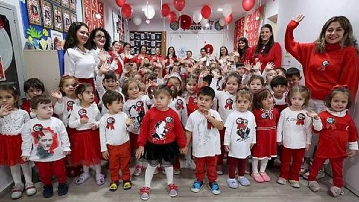 Bakırköylü Çocuklar Cumhuriyet'in 101. Yılını Kutladı