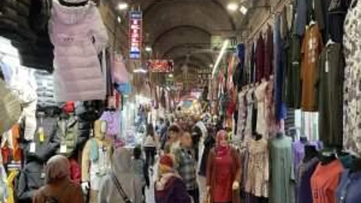 Kayseri'de tarihi çarşıda bayram yoğunluğu yaşanıyor