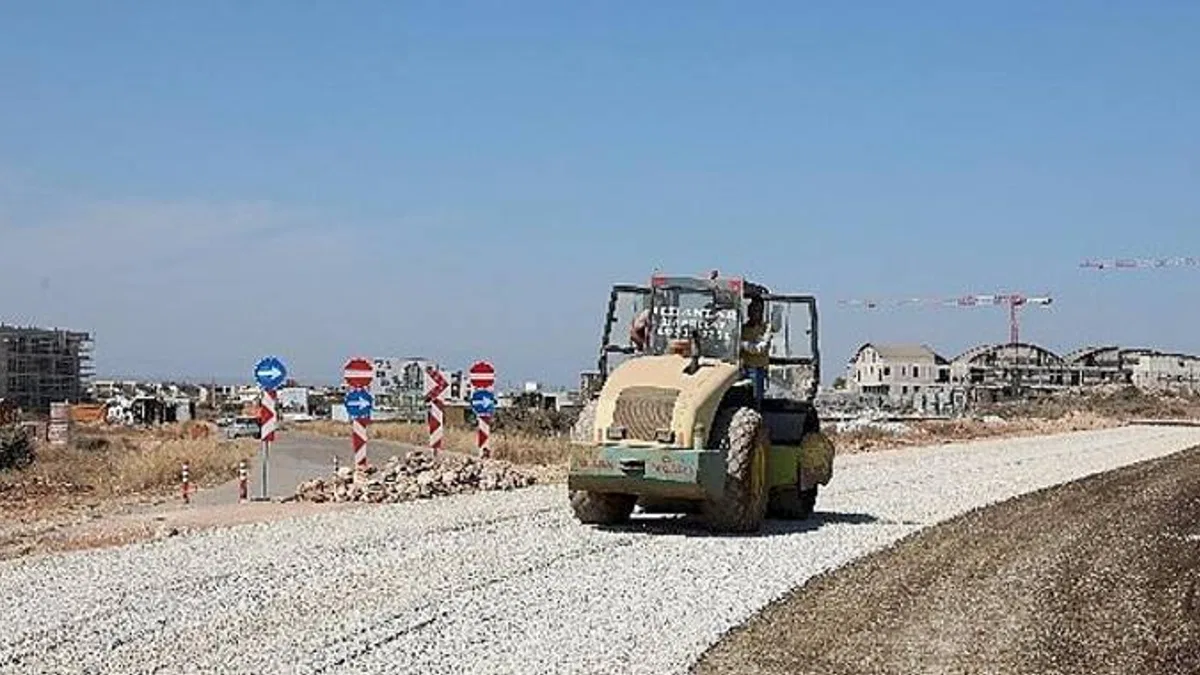 Altıntaş Bölgesine Değer Katacak Yeni Yollar Açılıyor